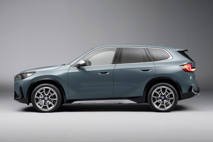 Bemutatta legolcsóbb villanyautóját a BMW 6