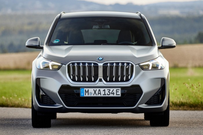 Na, melyik autónak eshet szét elöl-hátul a futóműve? 9