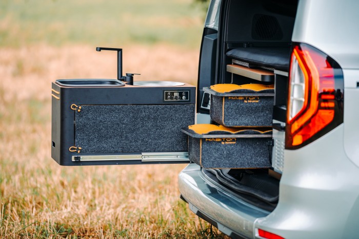 Hatalmas meglepetést rejt ennek a furgonnak a teteje 9