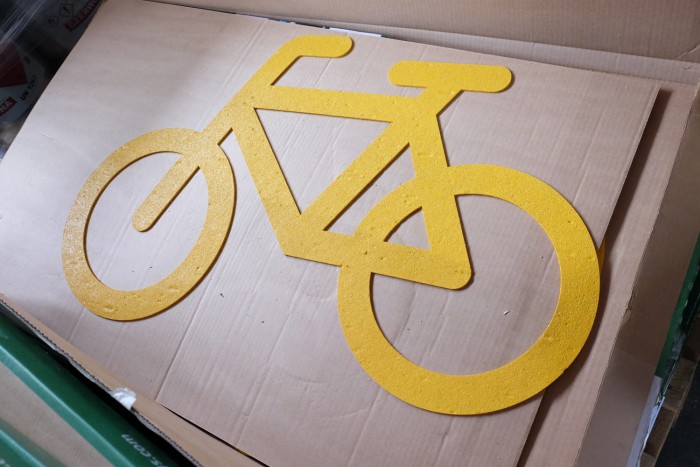 Így kell rendes csíkot húzni az aszfaltra! 12