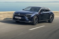 Kedvenc istenünkhöz imádkozik ez a Citroën 20