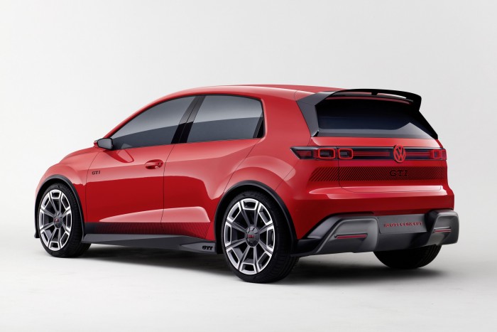 Feltámasztja a Golf GTI-t a Volkswagen. Az összeset. 6