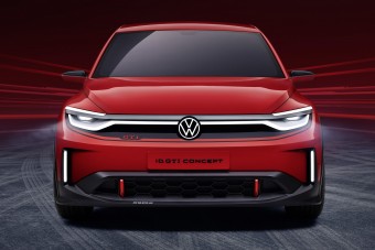 Feltámasztja a Golf GTI-t a Volkswagen. Az összeset.