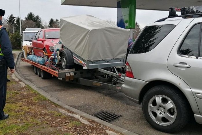 A magyar–román határon akadnak meg a Romániába tartó túlsúlyos járművek