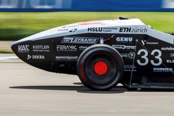 Olyat tud a diákok zsebrakétája, amit más autó nem