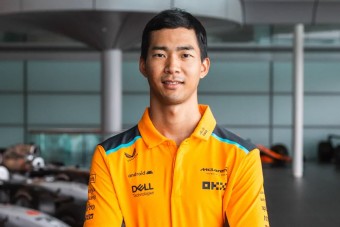 F1: Japán pilótát szerződtetett a McLaren