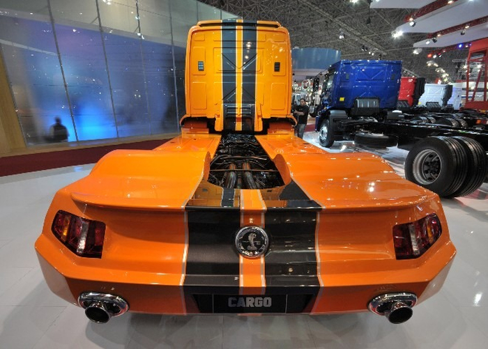 Egy nyerges, amit a Mustang ihletett 3