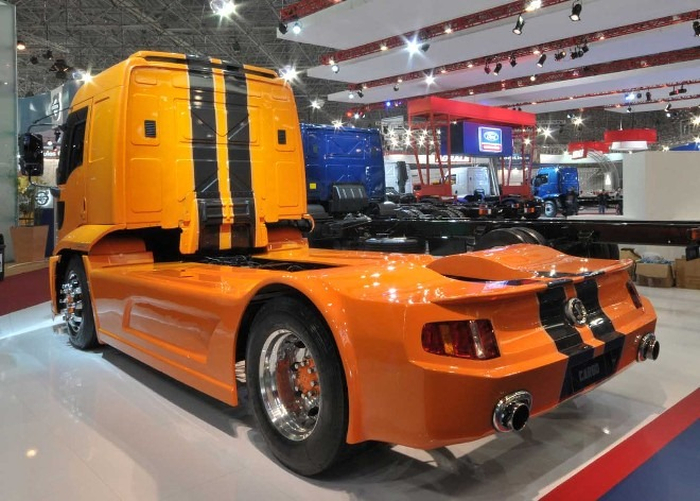 Egy nyerges, amit a Mustang ihletett 1