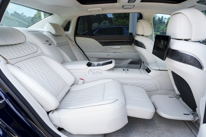 Megérkezett Európába Korea legkényelmesebb autója 7