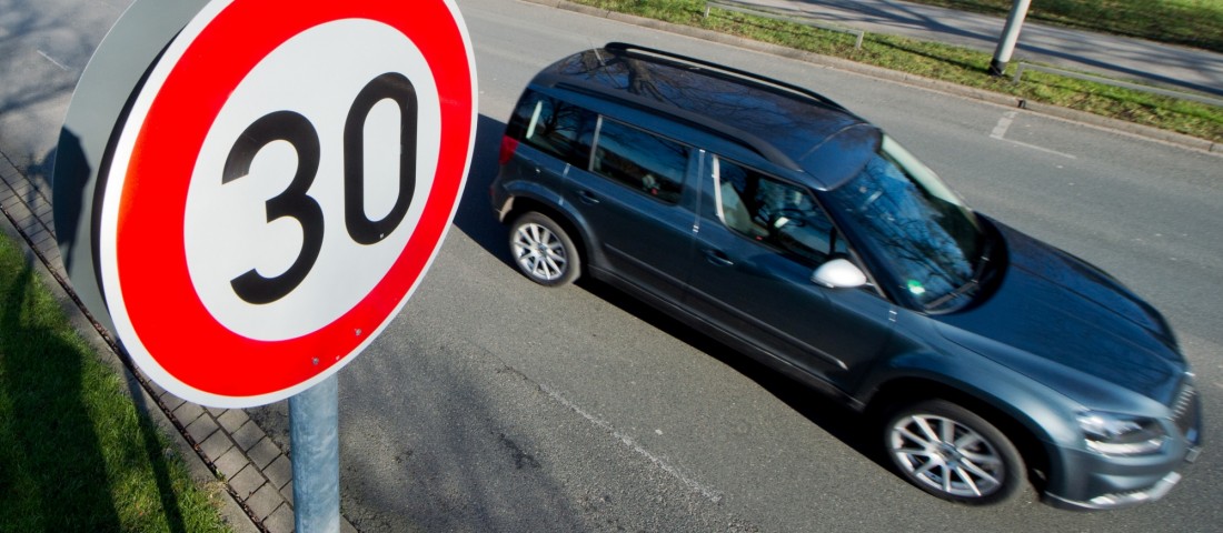 Újabb ország vezette be a 30-as sebességkorlátozást