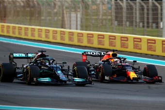 F1: Massa ügyéből profitálna a Mercedes?