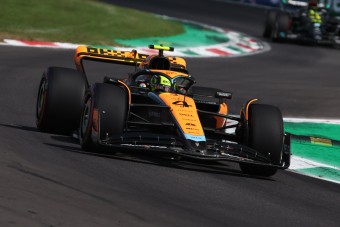 Kikészítik az új Forma-1-es autók Norris testét