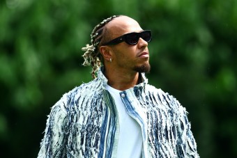 F1: Kiderült, miért lassabb Hamilton csapattársánál