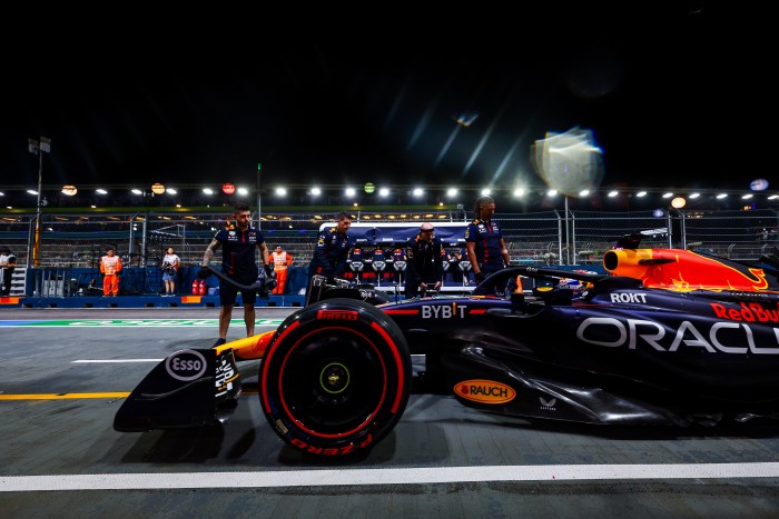 Red Bull-dráma és Ferrari-öröm a szingapúri időmérőn 2