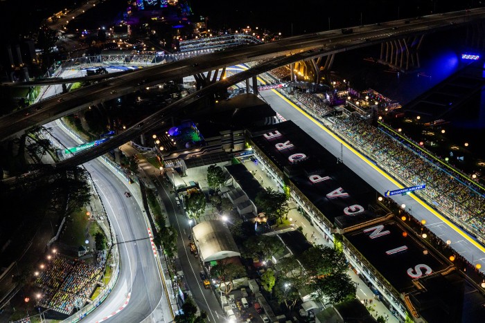 F1: Büntetés a szingapúri rajt előtt