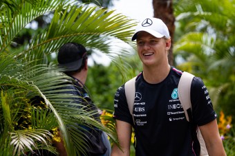 Schumacher mégis maradhat a Forma-1-ben?