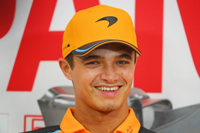 F1: Még a haverja is kiakadt azon, hogy futni hagyták Verstappent