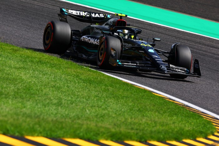 F1: Elege van az idei autójából Hamiltonnak