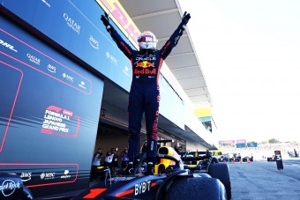 F1: Leclerc azt hitte, kiesett Verstappen