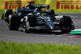 F1: Kinevette a Mercedest Sainz