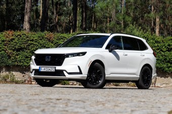 Befutott a Honda első konnektoros hibridje – Honda CR-V