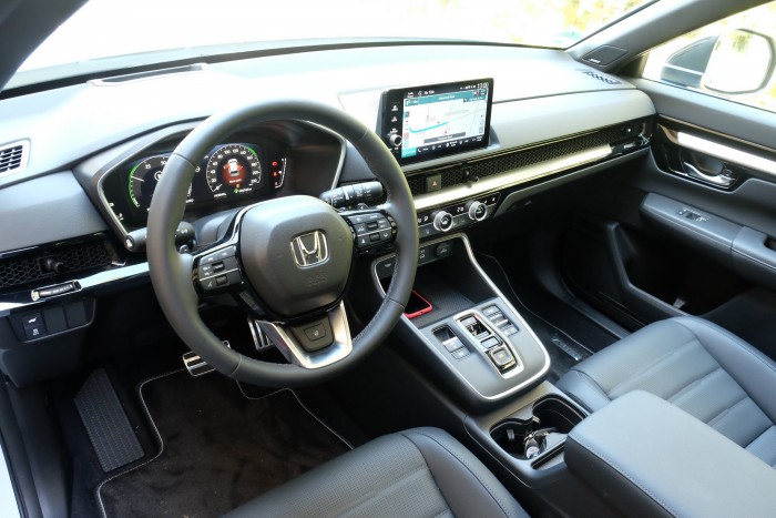 Befutott a Honda első konnektoros hibridje – Honda CR-V 8 | Vezess Befutott a Honda első konnektoros hibridje – Honda CR-V 8