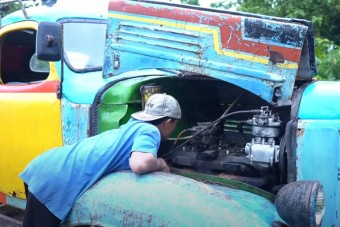 A világ másik végén még mindig húzza az igát a 70 éves orosz teherautó