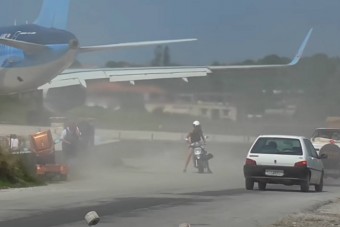 Öt videó mutatja, mekkora ereje van egy repülőhajtóműnek