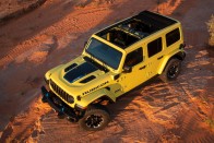 Terepen is, aszfalton is többet ad a megújuló Jeep Wrangler 25