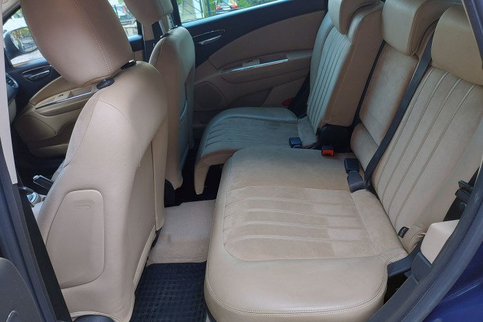 Mit esznek a magyar nők ezen az olasz használt autón? 15