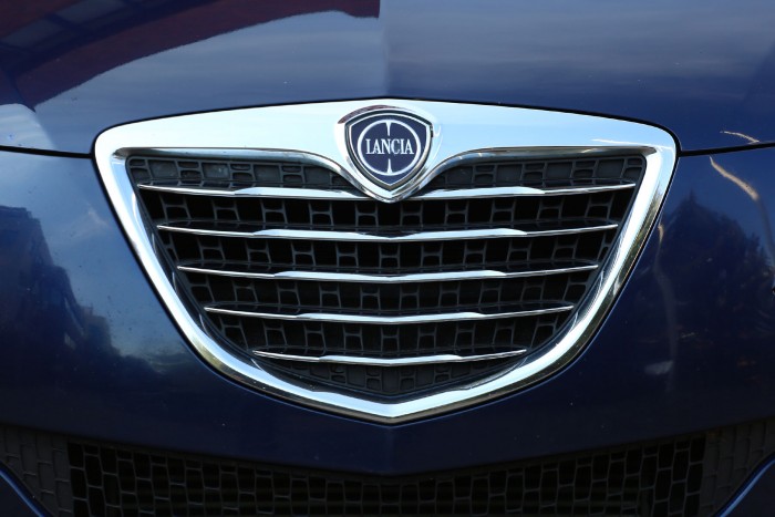 Mit esznek a magyar nők ezen az olasz használt autón? 8