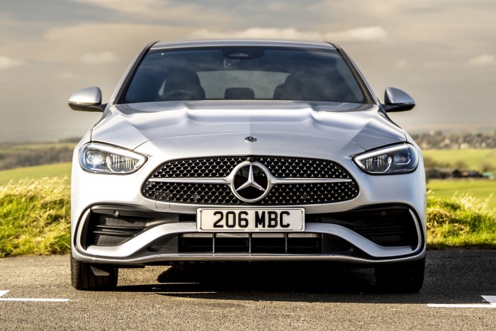 Na, melyik autónak eshet szét elöl-hátul a futóműve? 1