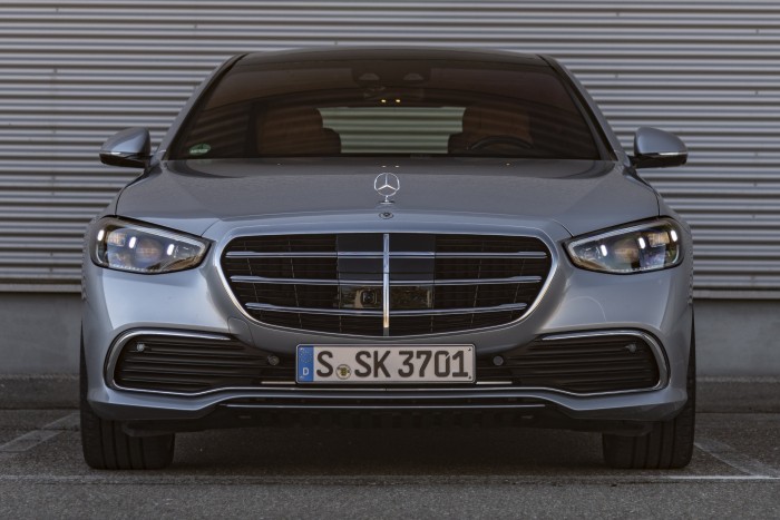 Na, melyik autónak eshet szét elöl-hátul a futóműve? 7