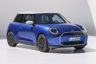 Egy lépést előre, egyet hátra tesz a Mini Cooper 35