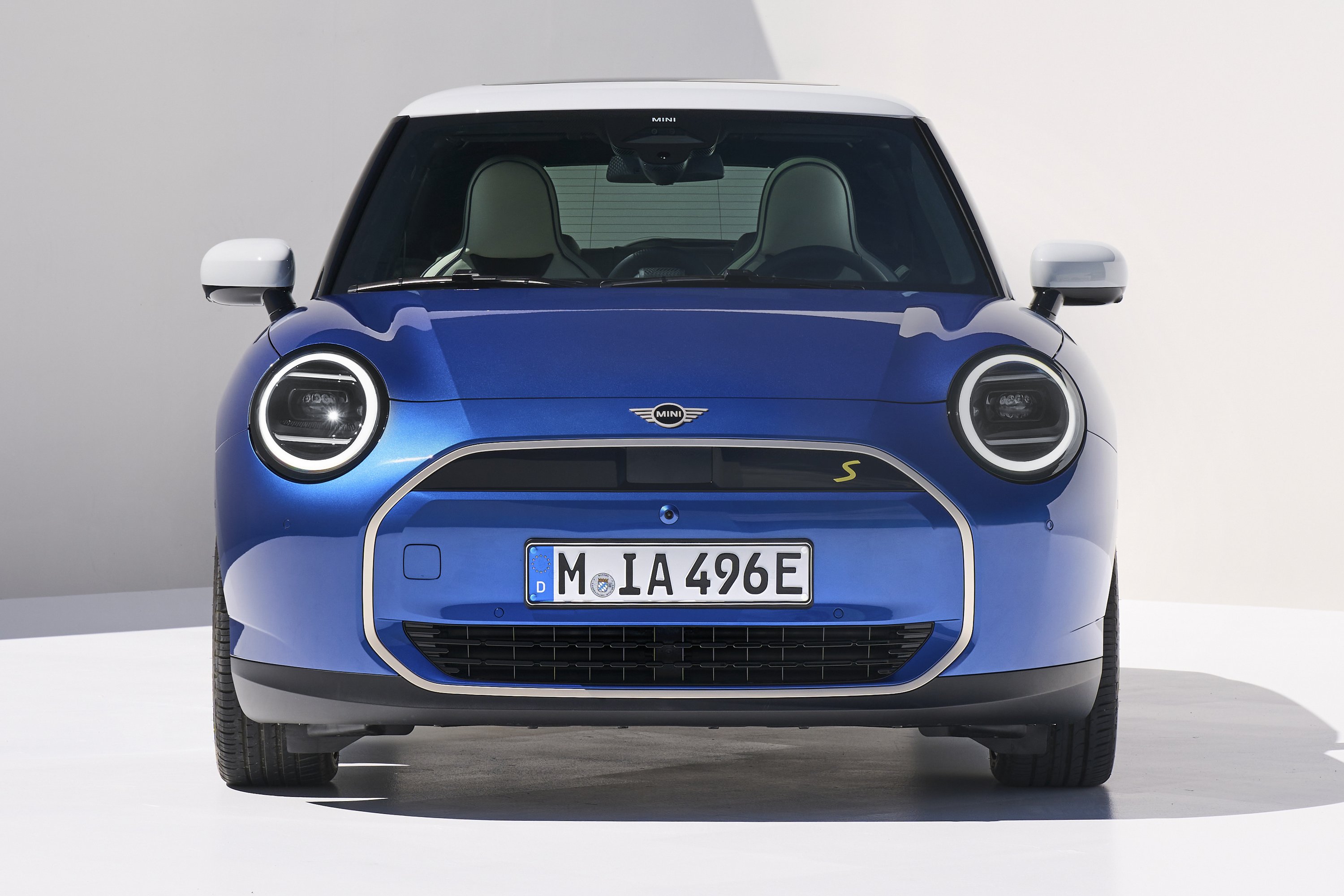 Egy lépést előre, egyet hátra tesz a Mini Cooper 5