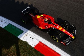 F1: Perez a falban, a Ferrari az élen Monzában
