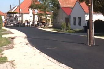 Leaszfaltoztak egy utcát Mosonmagyaróváron, de van egy kis bökkenő