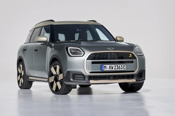 Hatalmasra nőtt az egykor diszkrét divat-SUV 7