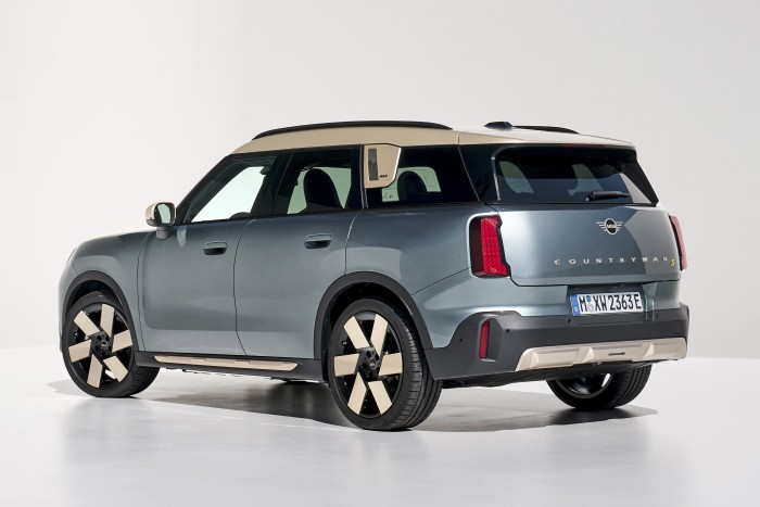 Hatalmasra nőtt az egykor diszkrét divat-SUV 14