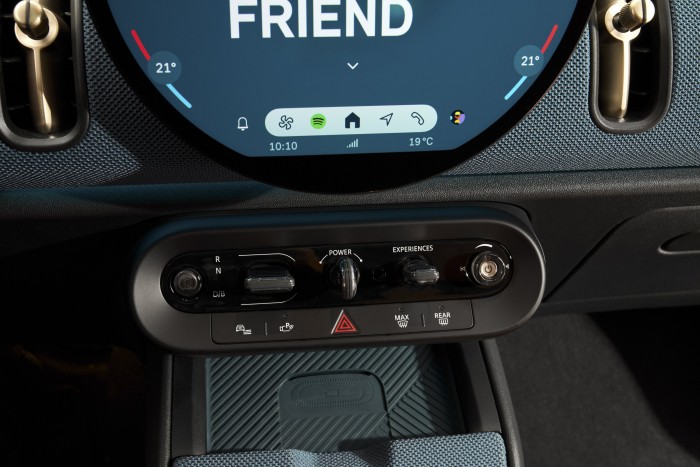 Hatalmasra nőtt az egykor diszkrét divat-SUV 12