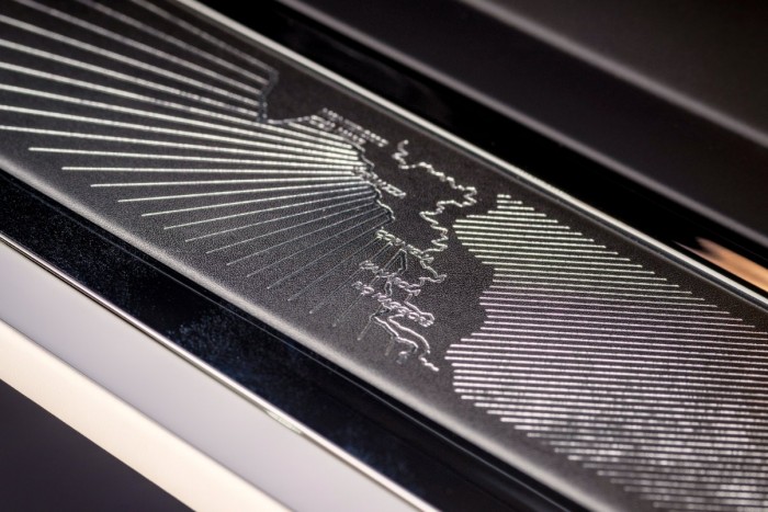 A világ egyik legszebb régiója ihlette ezt a luxusautót 8