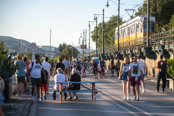 Szokatlan időpontban zárják le a pesti rakpartot