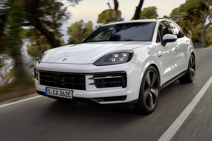 520 lóerős hibrid Porsche érkezik 8