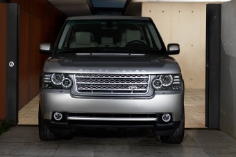 Furcsa repedések miatt hívnak vissza autókat