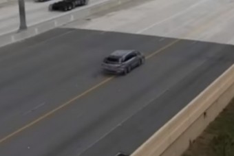 Saját autóikkal hadakoztak a sofőrök az elrontott autópálya-szakaszon