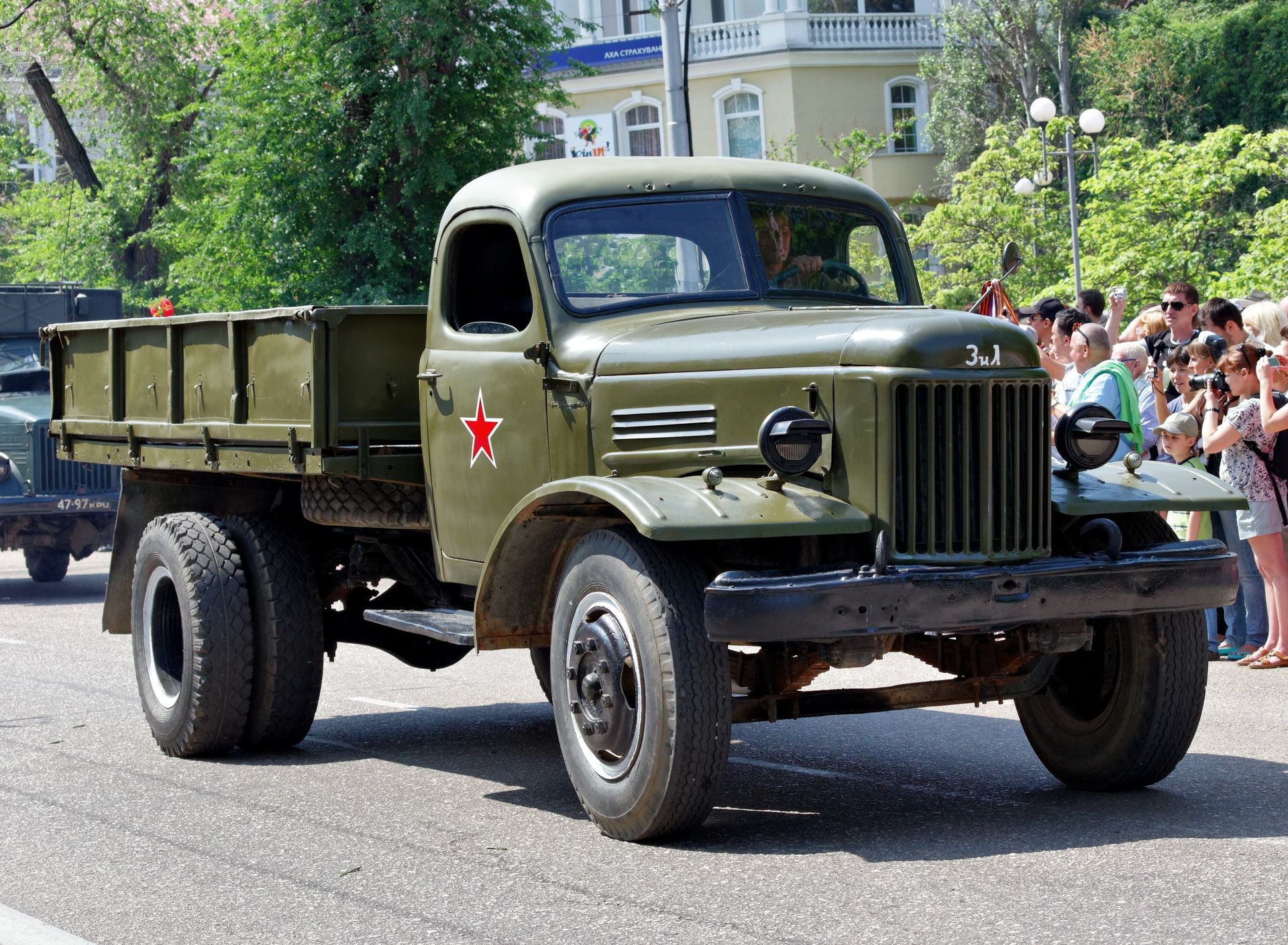 A világ másik végén még mindig húzza az igát a 70 éves orosz teherautó 1