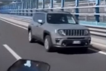 Tudta fokozni a hülyeséget egy autós Olaszországban