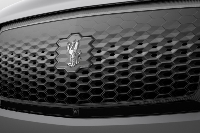 Hazai pályán támadja a Rolls-Royce-ot a Toyota 9 | Vezess Hazai pályán támadja a Rolls-Royce-ot a Toyota 9