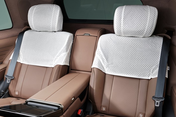 Hazai pályán támadja a Rolls-Royce-ot a Toyota 6 | Vezess Hazai pályán támadja a Rolls-Royce-ot a Toyota 6