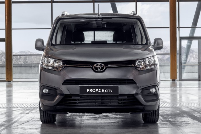 Na, melyik autónak eshet szét elöl-hátul a futóműve? 8